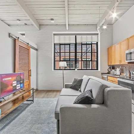 1 Bd Apt L Downtown L Parking L Fast Wi-Fi L Cafe